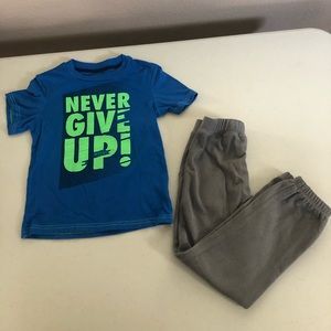 Circo boys size 5T (2pc) shirt & sweatpant